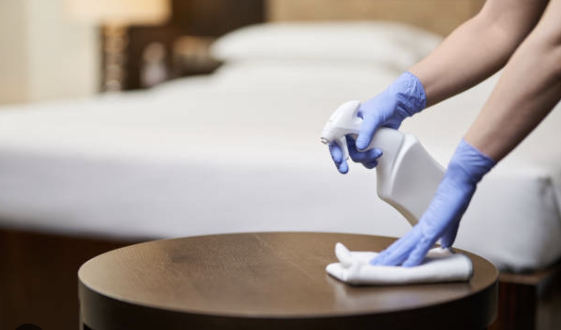 HOW TO GET HOTEL GUEST ROOM READY: DUSTING, VACCUMING, CLEANING